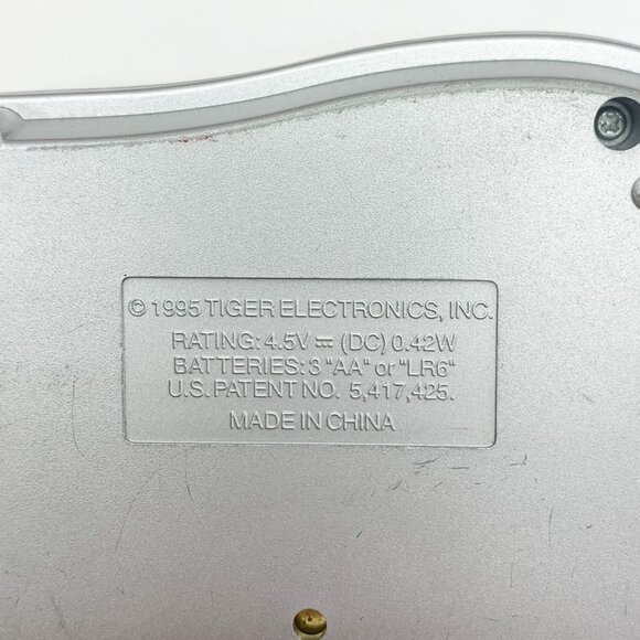 Tiger "Lights Out" handheld Video Game 1995 -- Operational - Picture 3 of 5